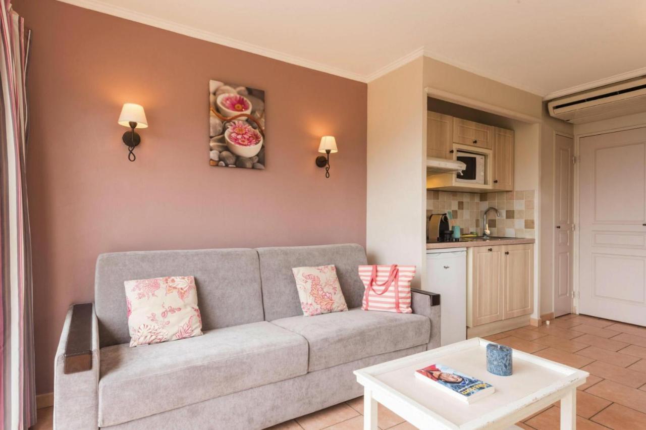 לס איסאמברה Residence Pierre & Vacances Premium Les Calanques Des Issambres מראה חיצוני תמונה