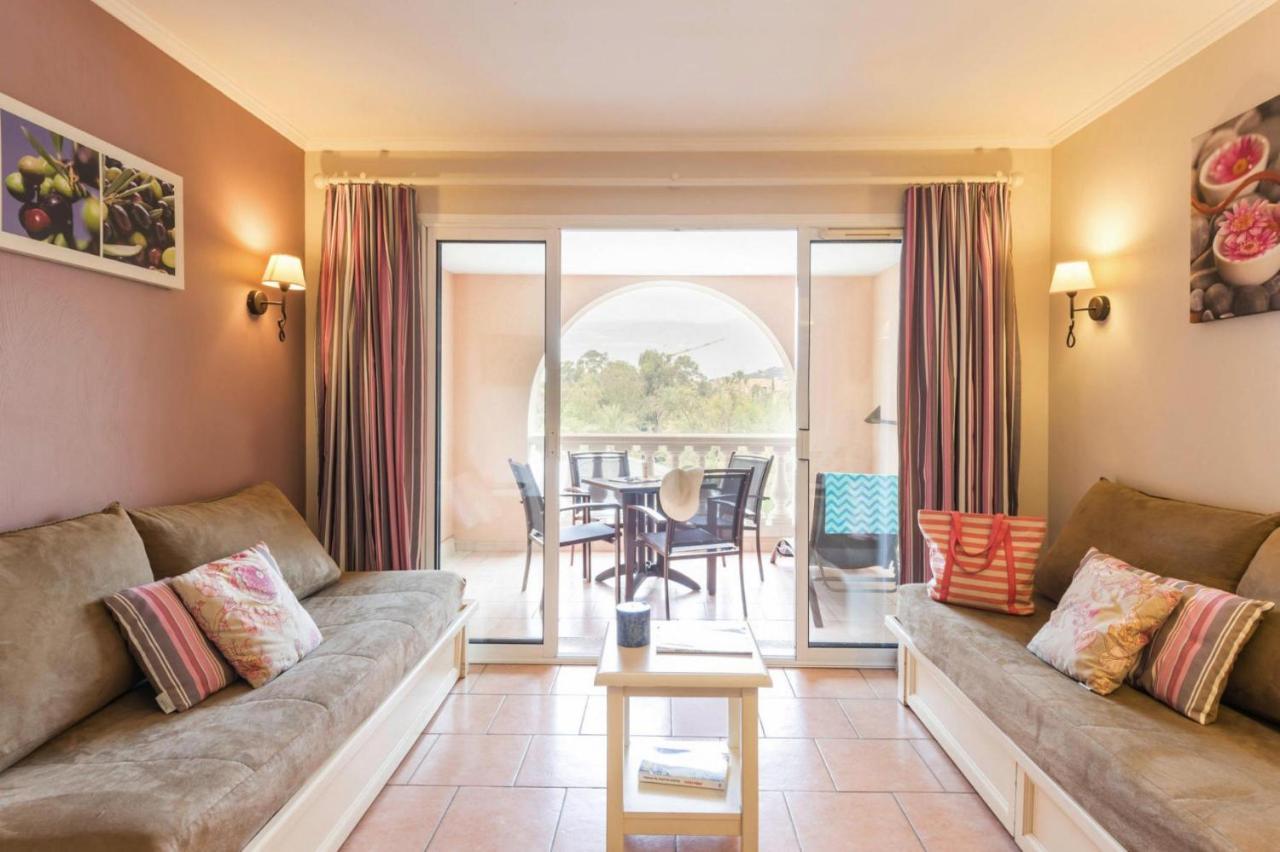 לס איסאמברה Residence Pierre & Vacances Premium Les Calanques Des Issambres מראה חיצוני תמונה