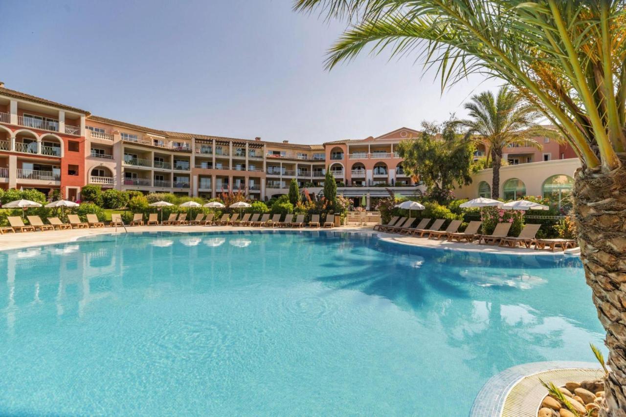 לס איסאמברה Residence Pierre & Vacances Premium Les Calanques Des Issambres מראה חיצוני תמונה