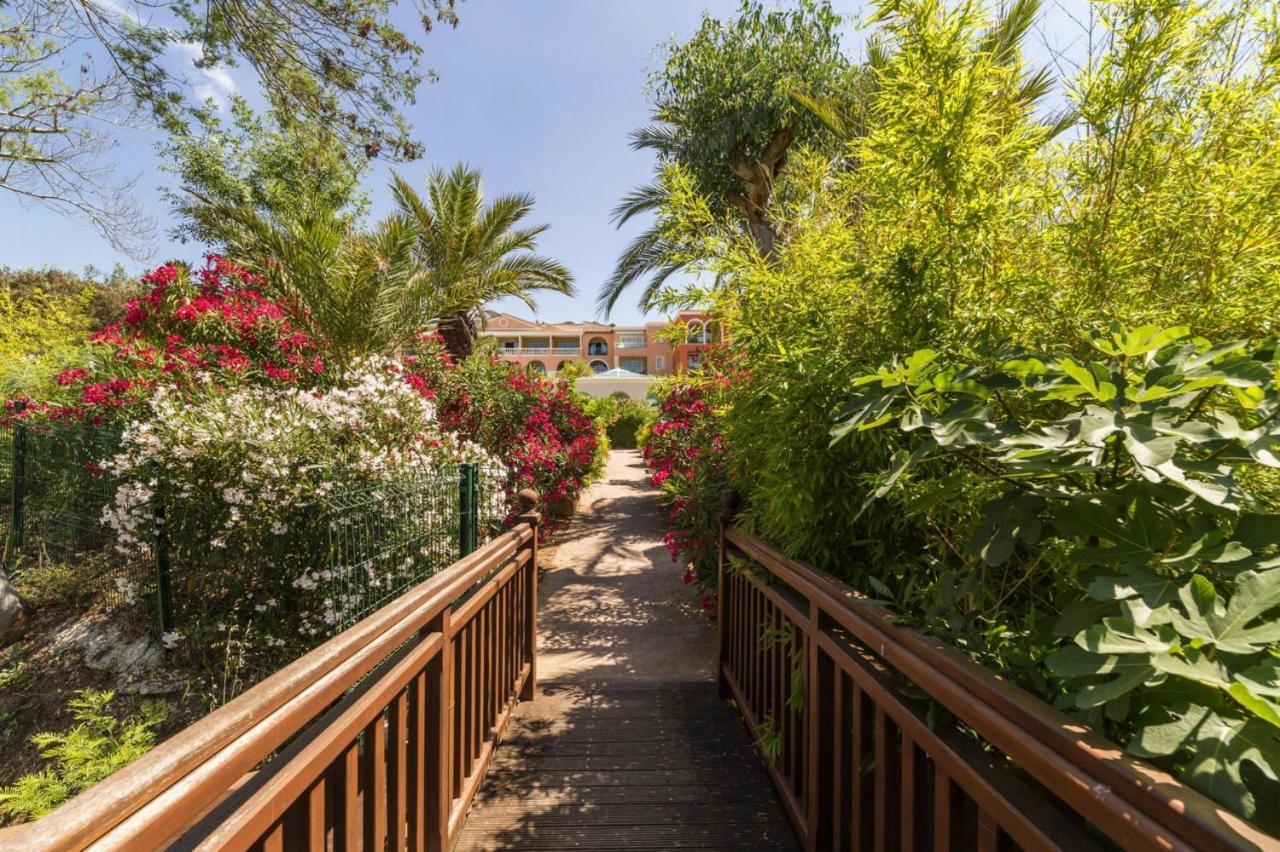 לס איסאמברה Residence Pierre & Vacances Premium Les Calanques Des Issambres מראה חיצוני תמונה