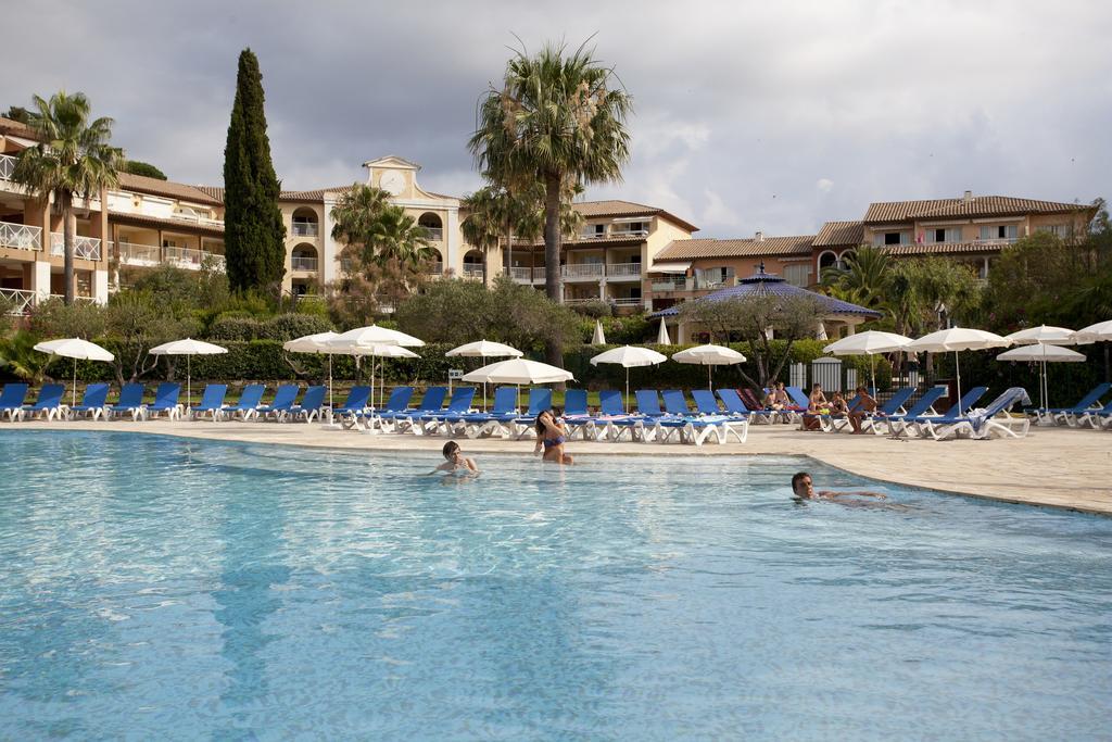 לס איסאמברה Residence Pierre & Vacances Premium Les Calanques Des Issambres מראה חיצוני תמונה