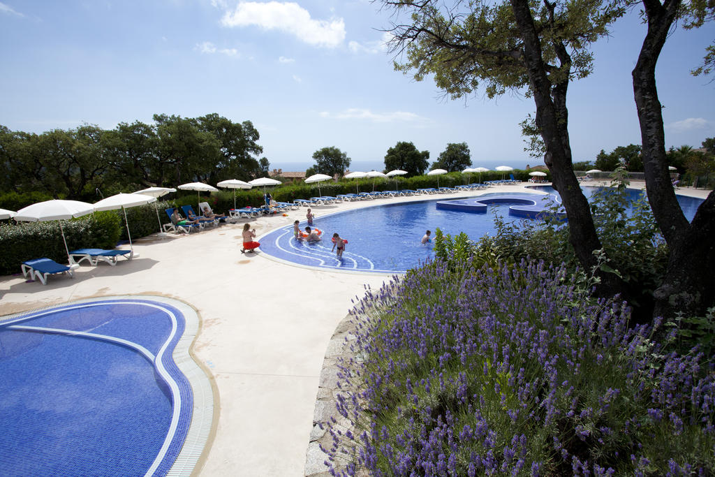לס איסאמברה Residence Pierre & Vacances Premium Les Calanques Des Issambres מראה חיצוני תמונה