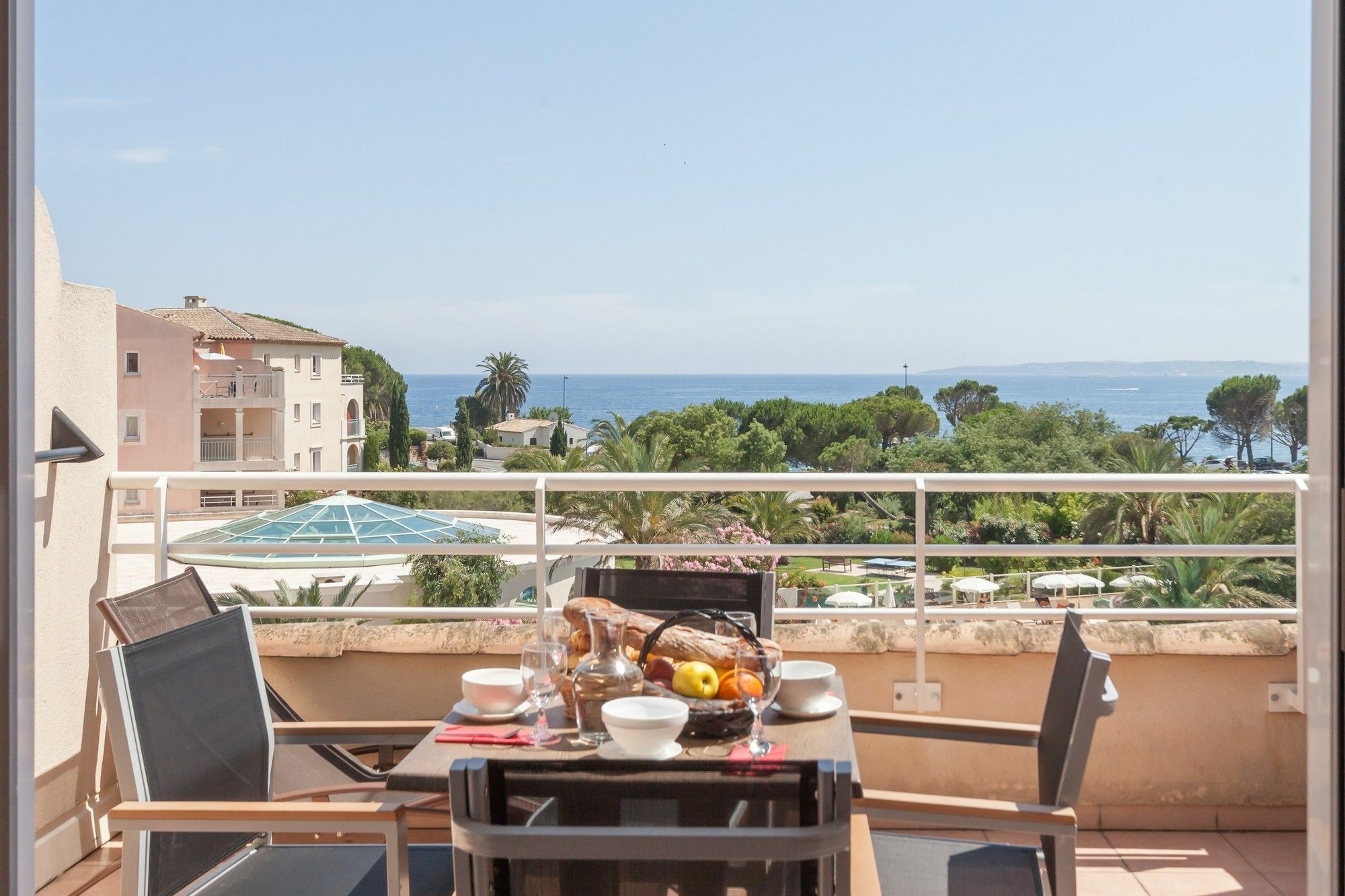 לס איסאמברה Residence Pierre & Vacances Premium Les Calanques Des Issambres מראה חיצוני תמונה