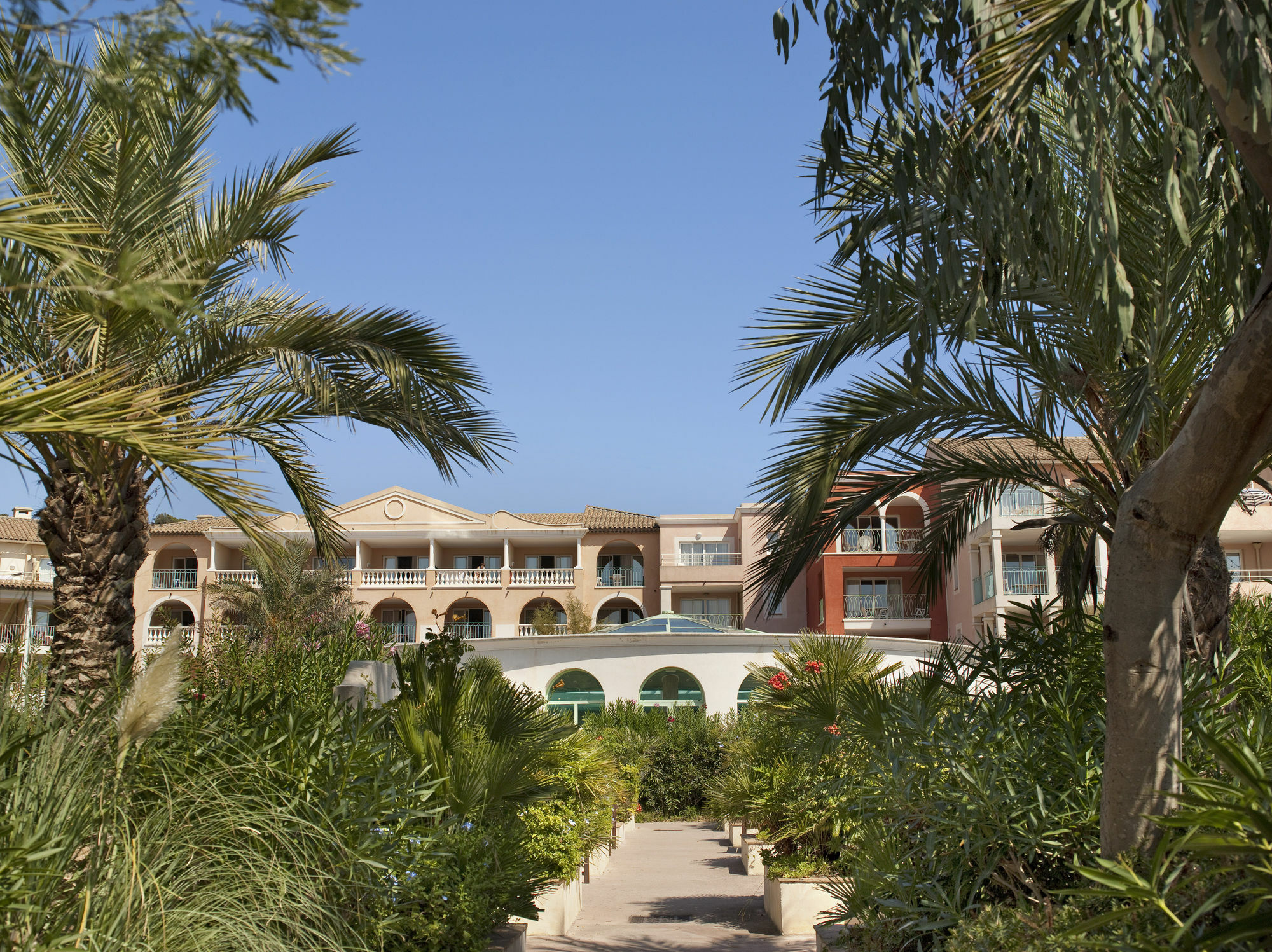 לס איסאמברה Residence Pierre & Vacances Premium Les Calanques Des Issambres מראה חיצוני תמונה